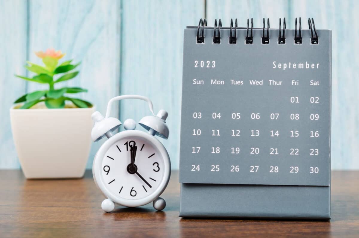 monthly calendar with clock