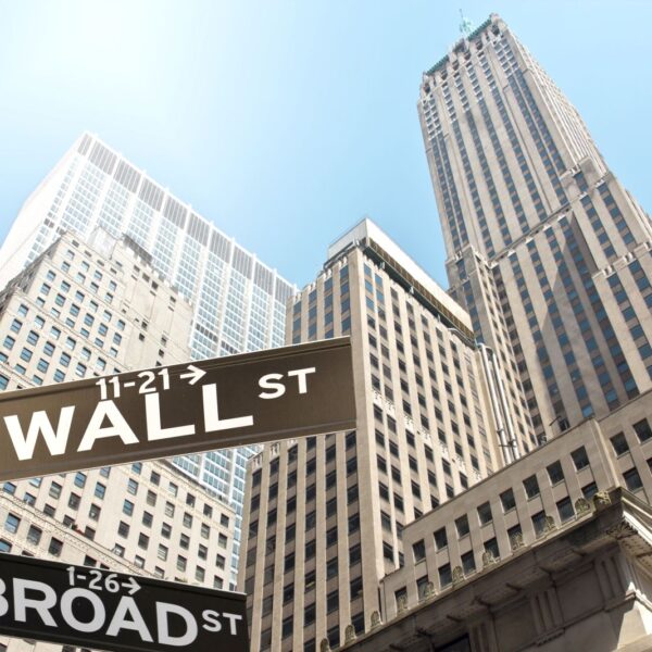 Stocks Supported by Easing Middle East Tensions